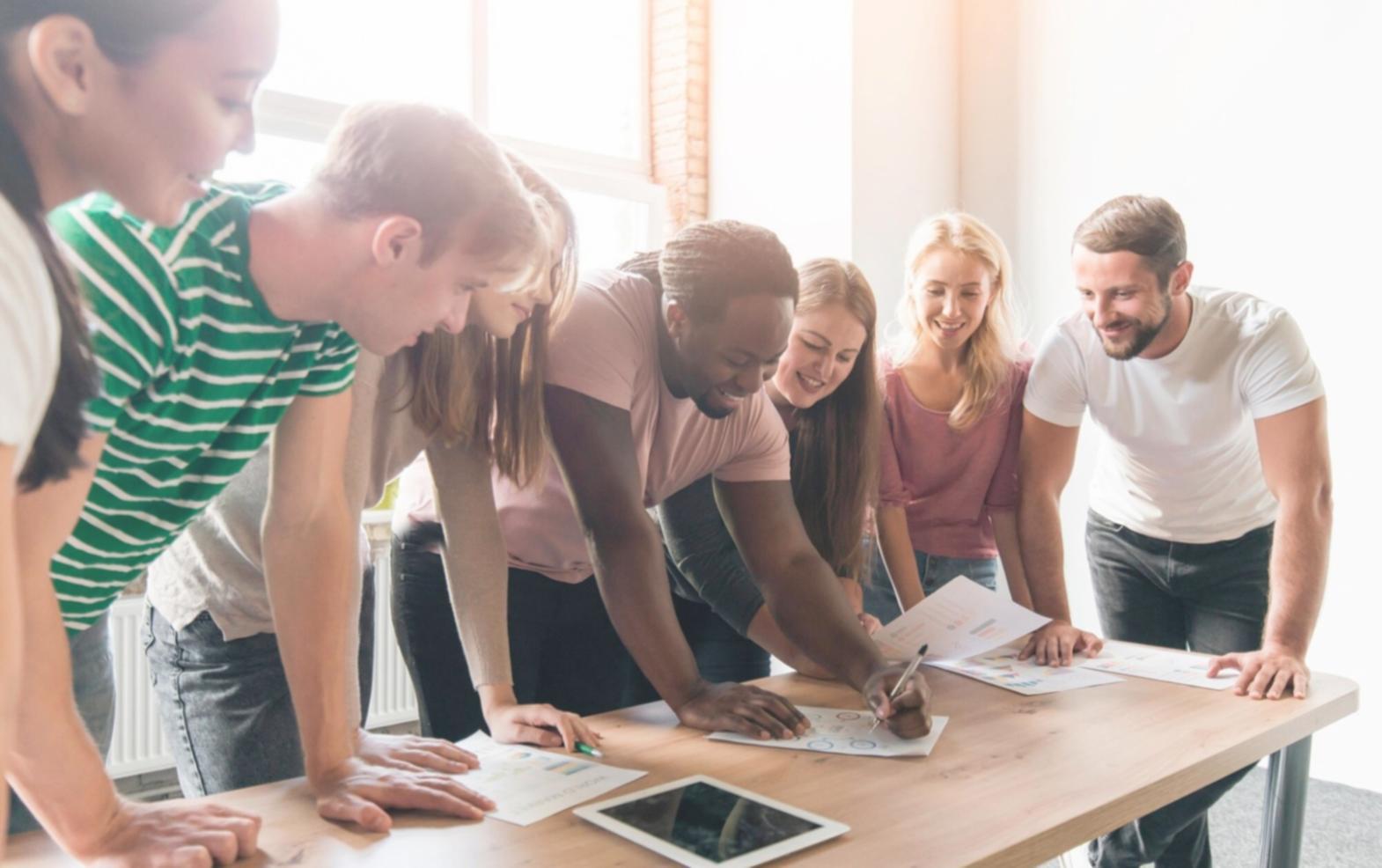 Teamarbeit bei Finanzplanung